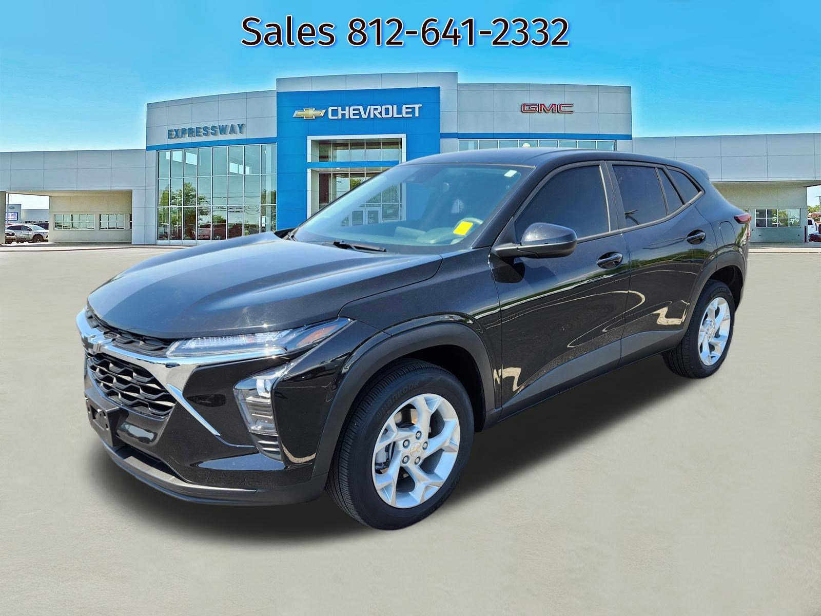 Used 2025 Chevrolet Trax LS w/ LS Convenience Package FWD image 3