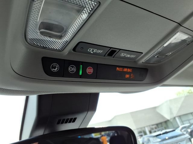 Certified 2022 GMC Terrain SLE w/ Driver Convenience Package AWD/4WD image 36