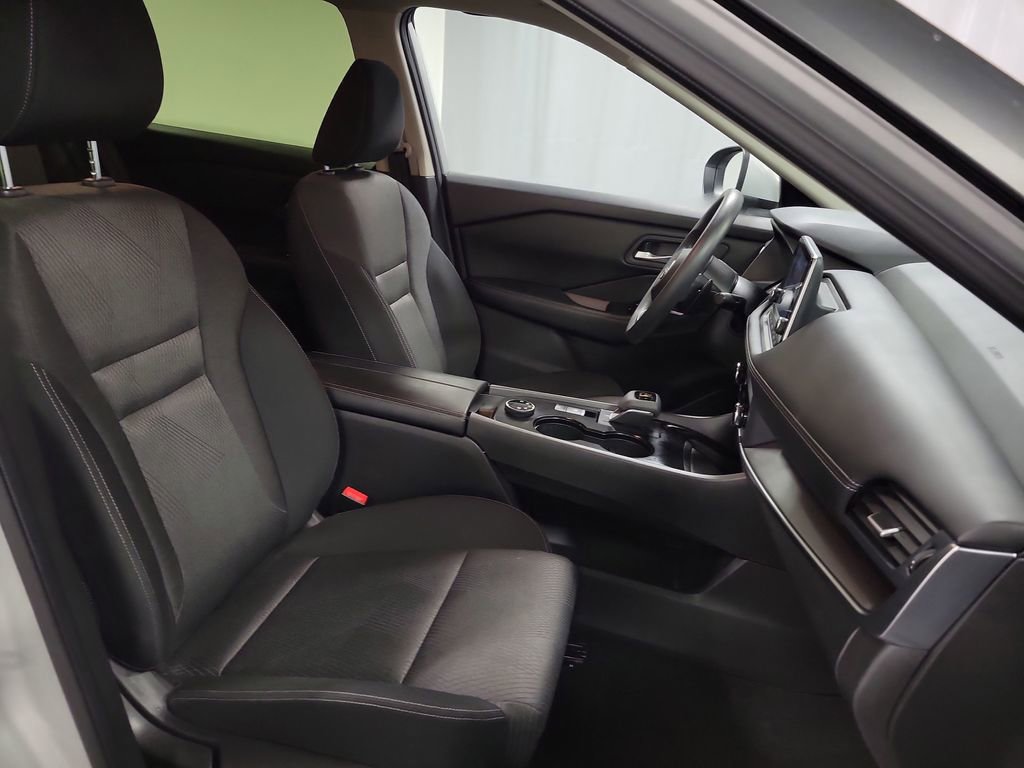 Used 2024 Nissan Rogue SV image 24