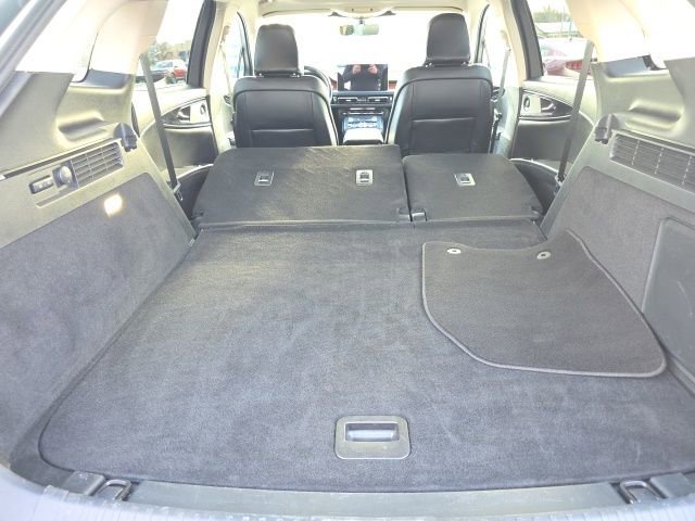 Used 2021 Lincoln Nautilus Reserve image 14