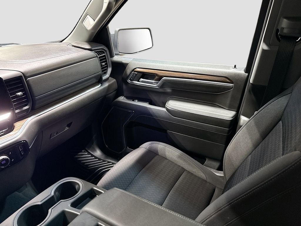 Used 2024 Chevrolet Silverado 1500 LT image 23