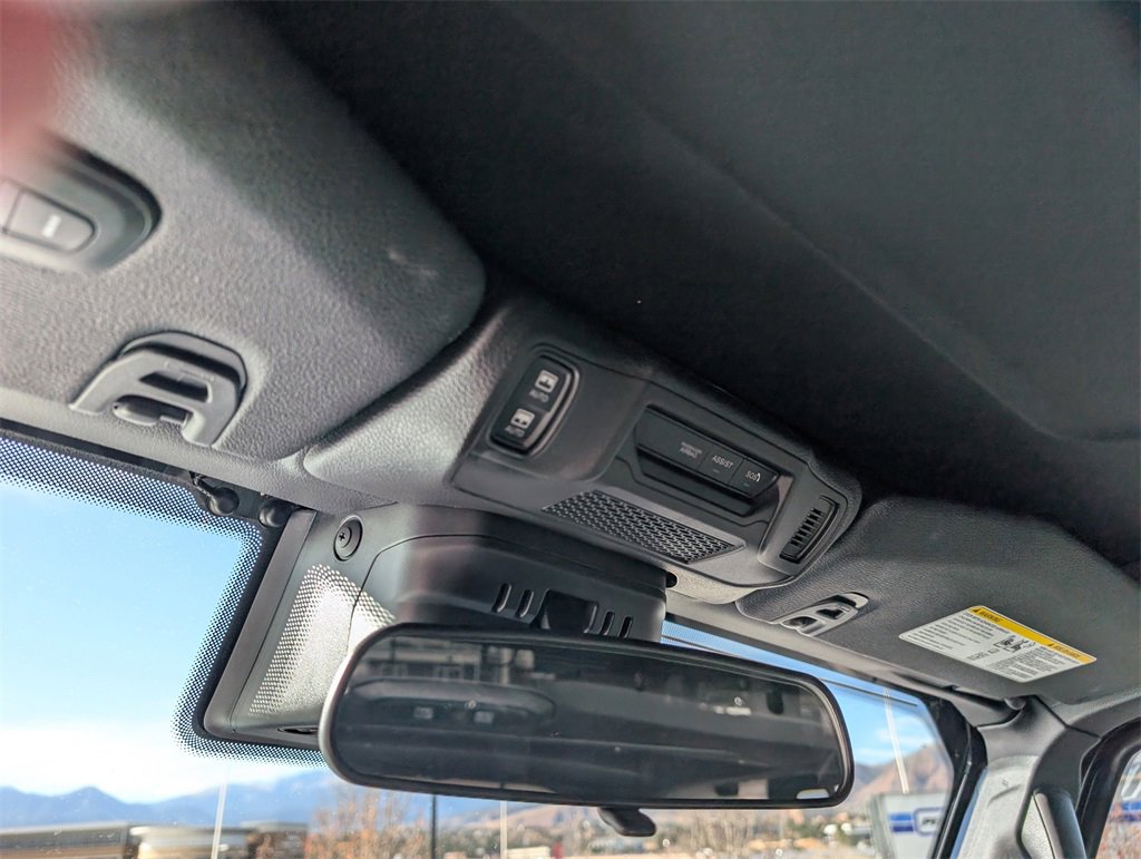 Used 2025 Jeep Wrangler Sport S image 30