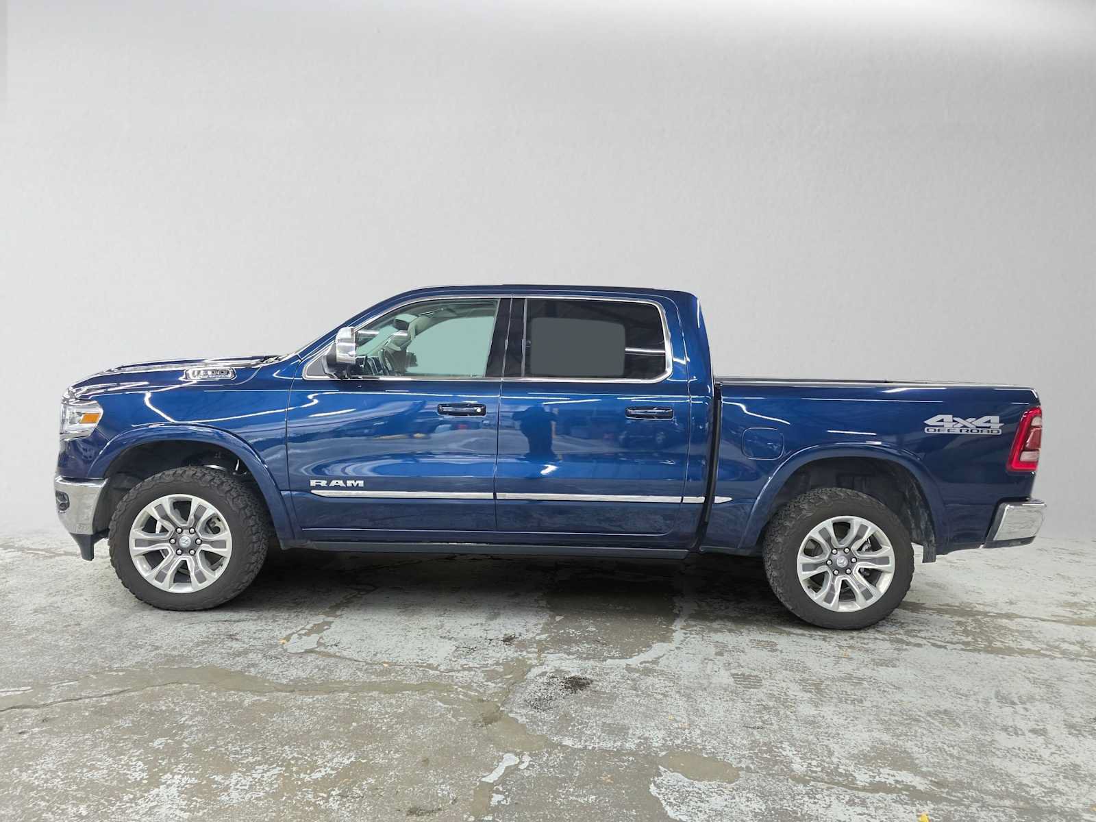 Used 2024 RAM 1500 Limited AWD/4WD image 6