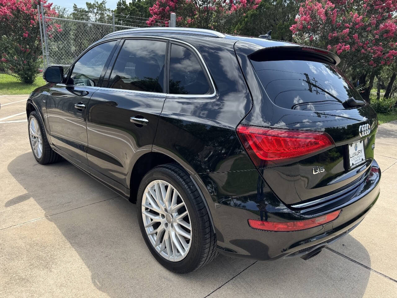 Used 2017 Audi Q5 2.0T Premium Plus w/ Technology Package AWD/4WD image 6