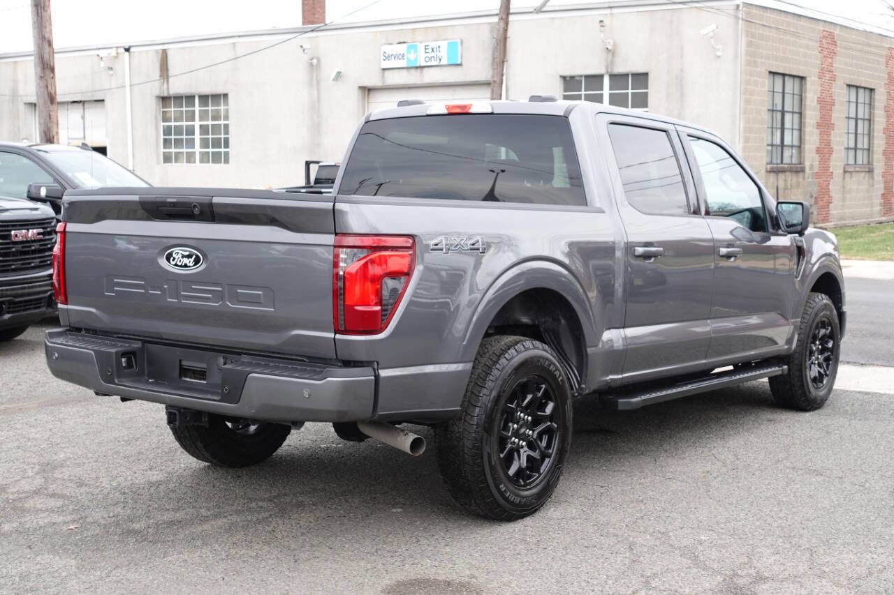Used 2024 Ford F150 XLT w/ XLT Black Appearance Package image 3