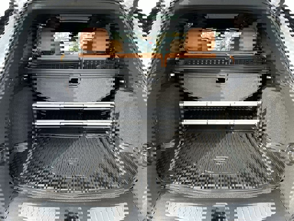 Certified 2025 Cadillac XT5 Premium Luxury w/ LPO, Floor Liner Package image 23