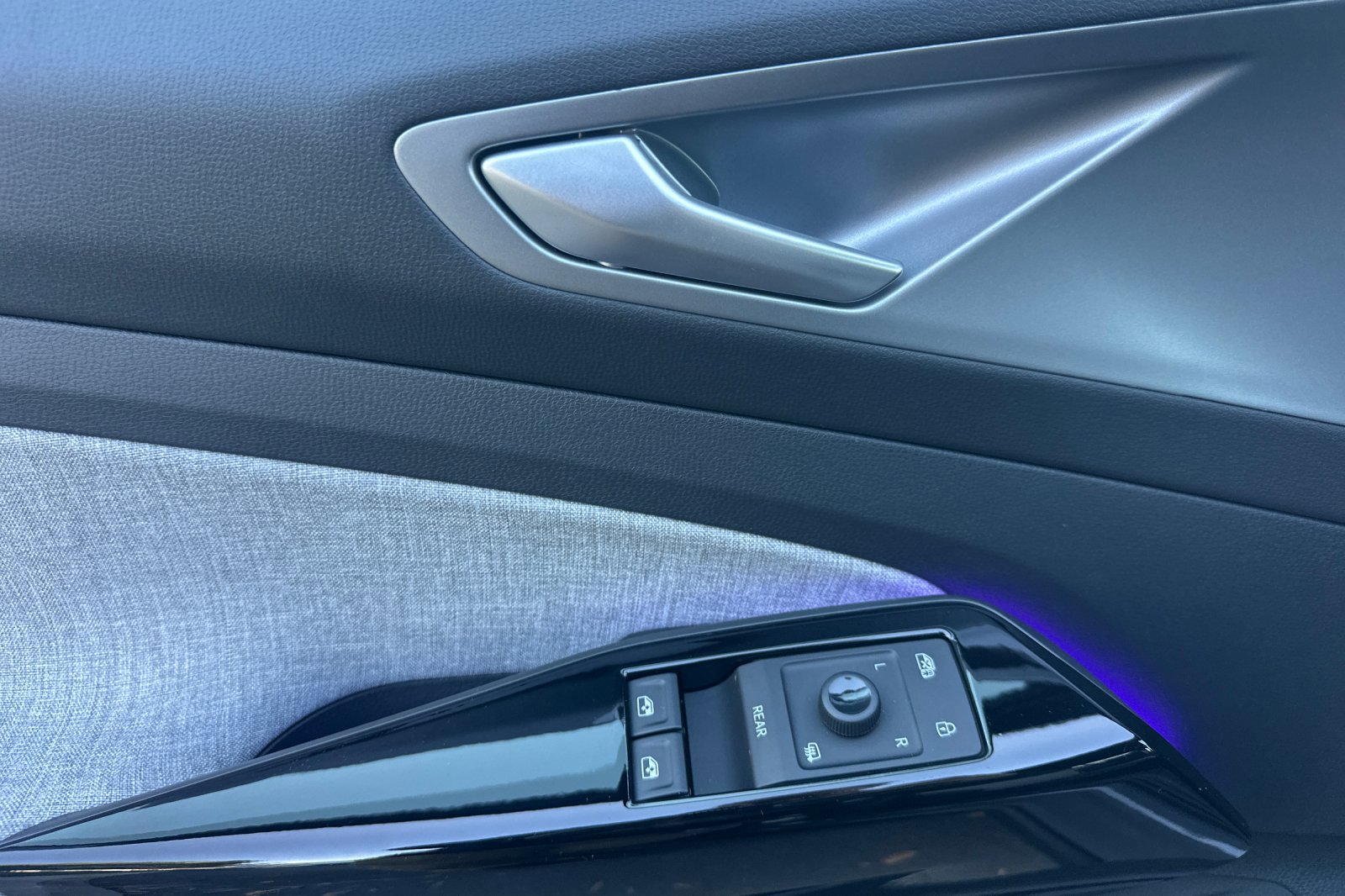 New 2025 Volkswagen ID.4 Pro image 11
