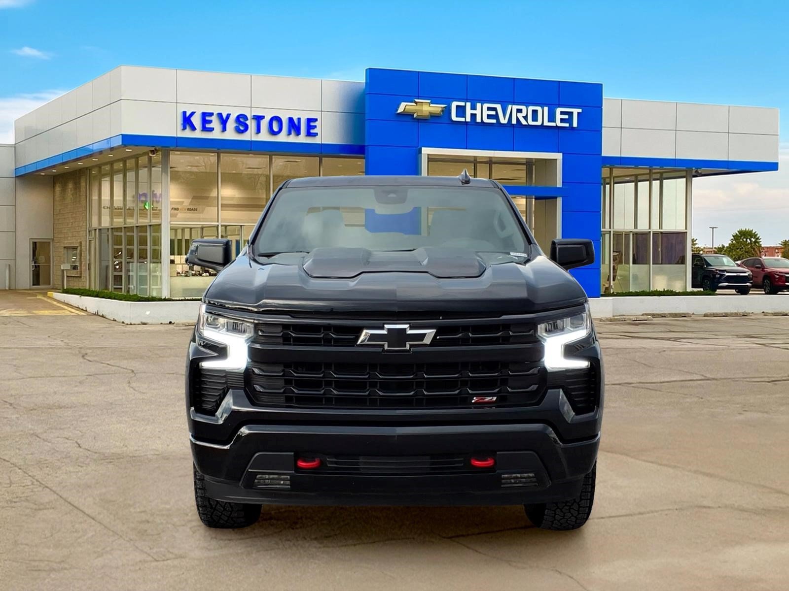 Used 2024 Chevrolet Silverado 1500 LT Trail Boss w/ Convenience Package II AWD/4WD image 2