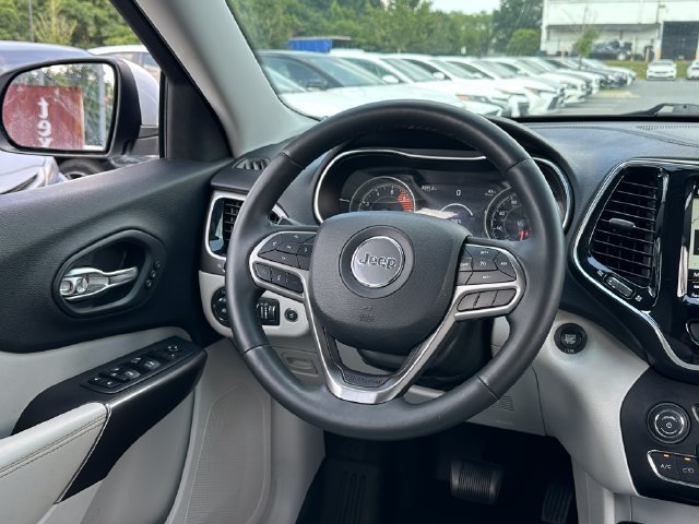 Used 2019 Jeep Cherokee Limited AWD/4WD image 18
