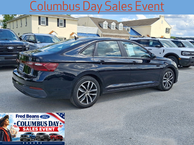 Used 2025 Volkswagen Jetta SE FWD image 11