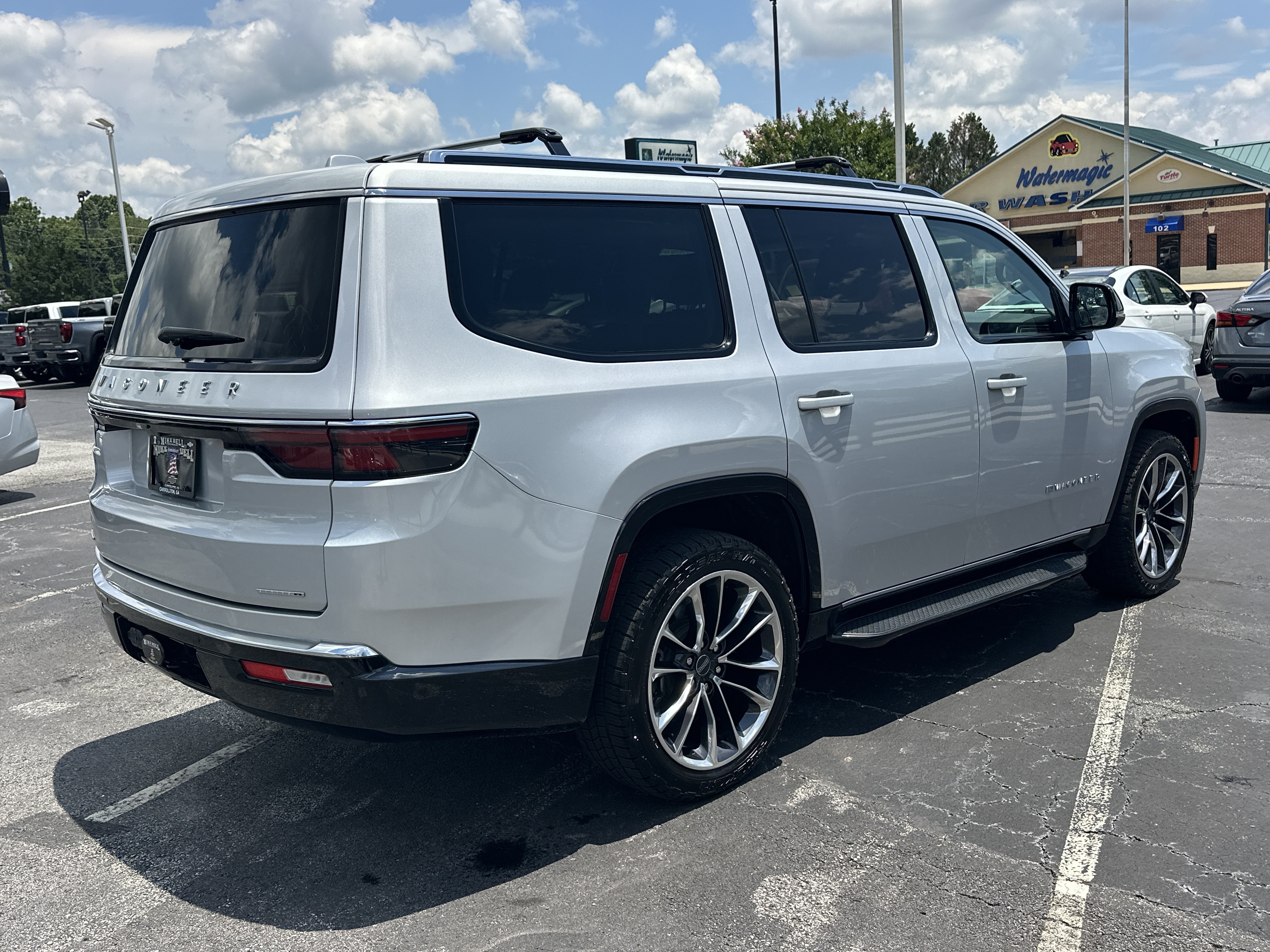 Used 2023 Jeep Wagoneer Series II w/ Premium Group I AWD/4WD image 8