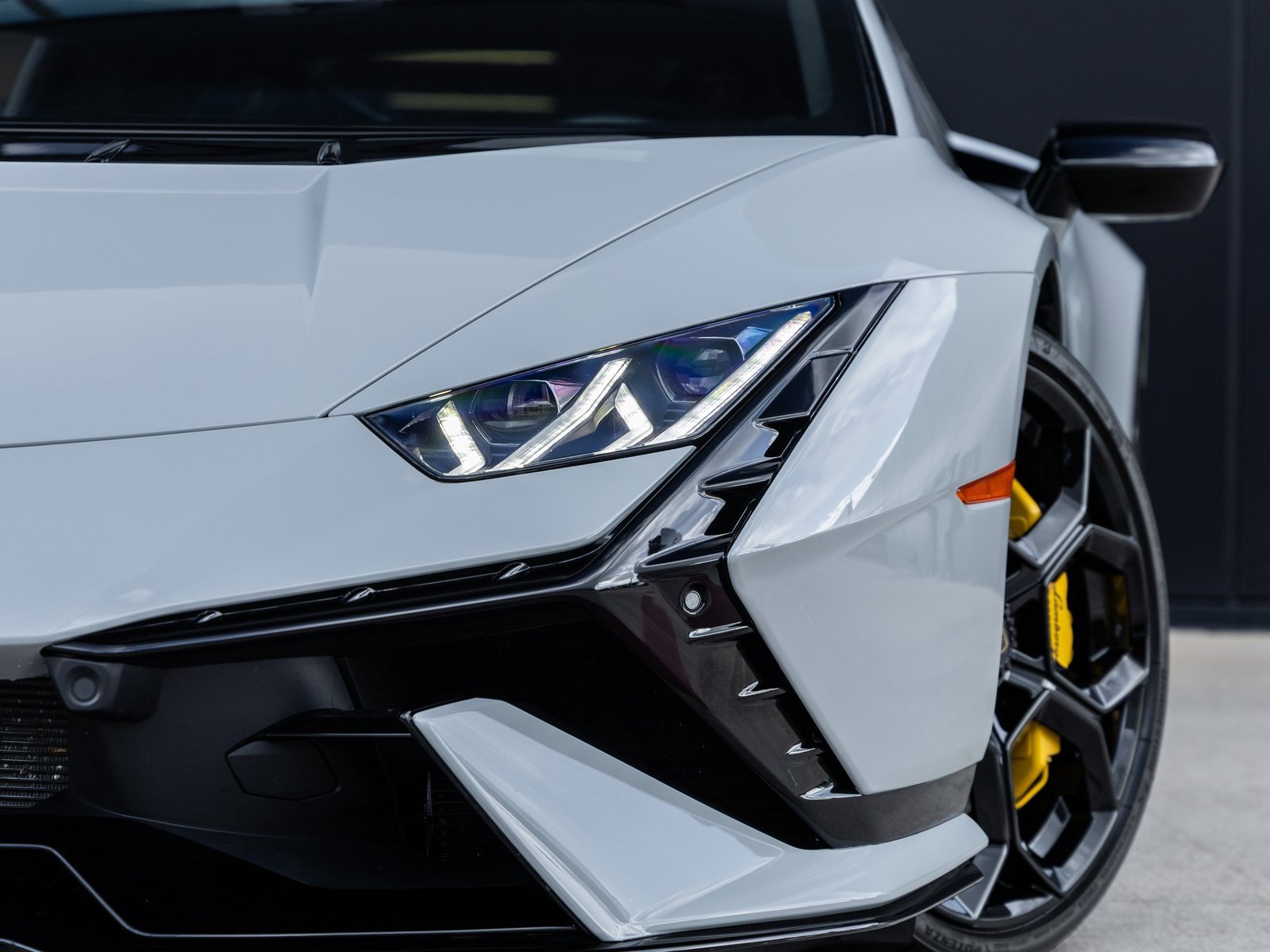 Used 2023 Lamborghini Huracan Tecnica image 17