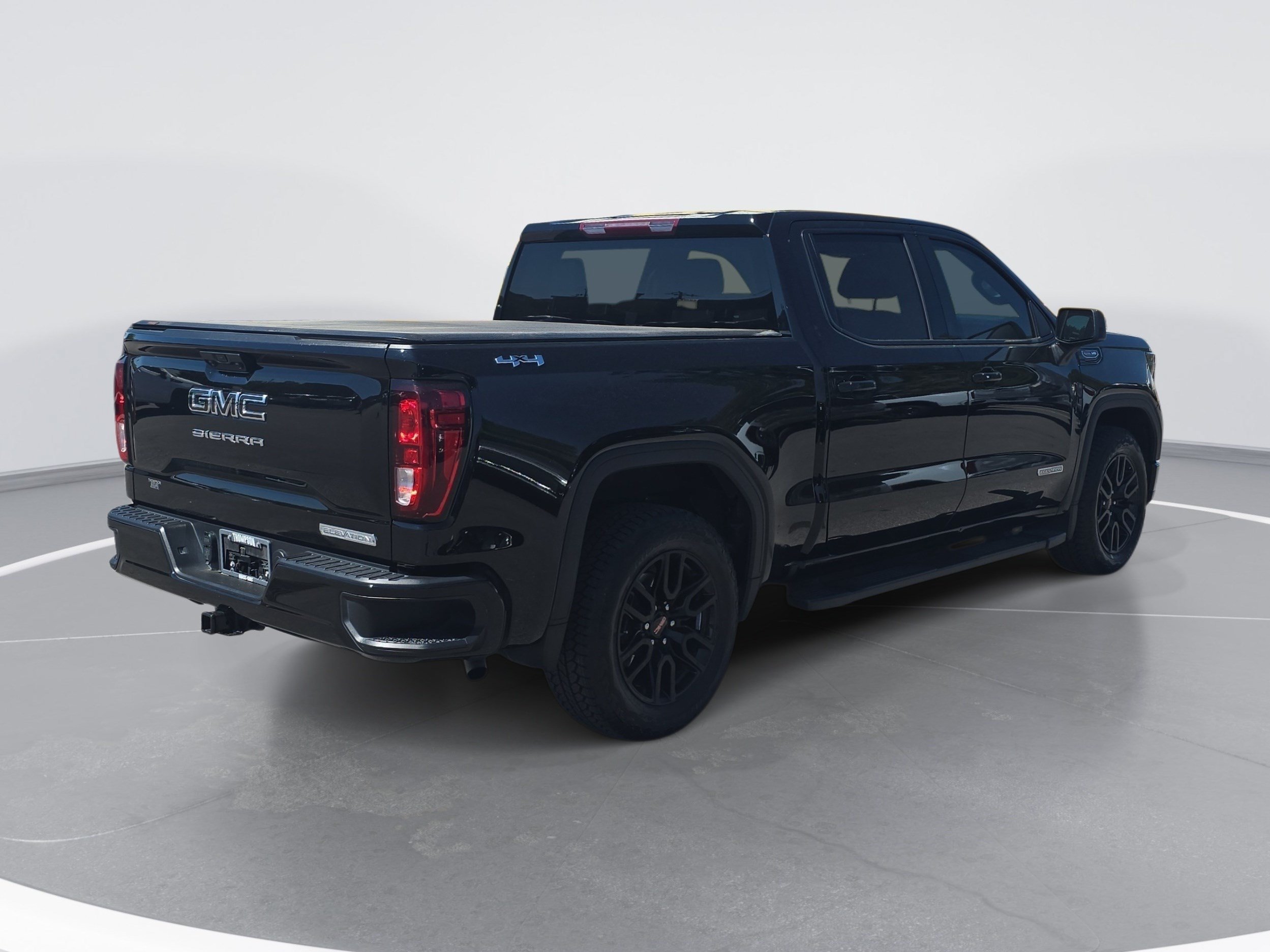 Used 2024 GMC Sierra 1500 Elevation w/ LPO, Elevation Black Package AWD/4WD image 3