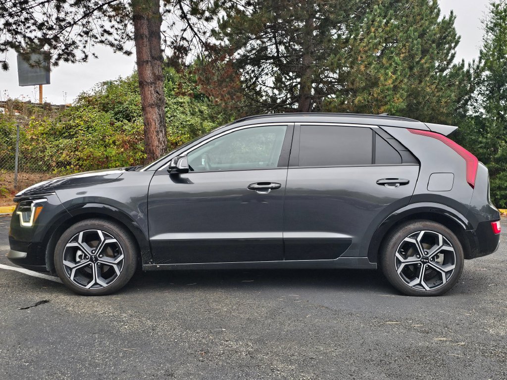 Used 2023 Kia Niro EX Touring FWD image 4