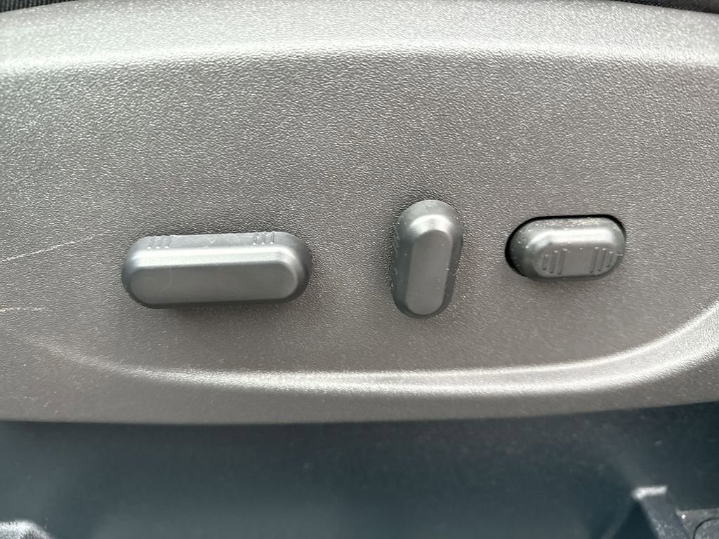 Used 2017 Ford Escape Titanium image 14