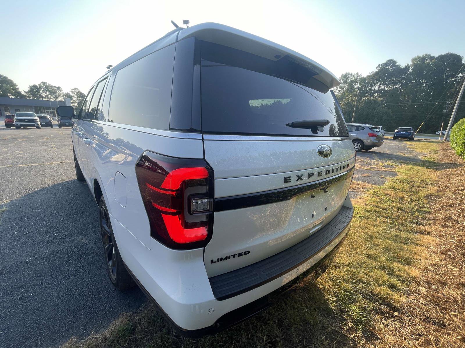 Used 2022 Ford Expedition Max Limited image 8