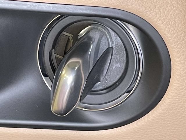 Certified 2020 Porsche Macan AWD/4WD image 48