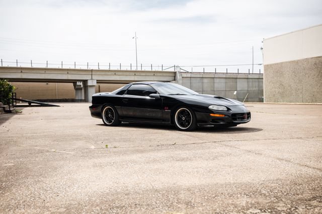 Used 2002 Chevrolet Camaro Z28 w/ SS Performance/Appearance Pkg RWD image 37
