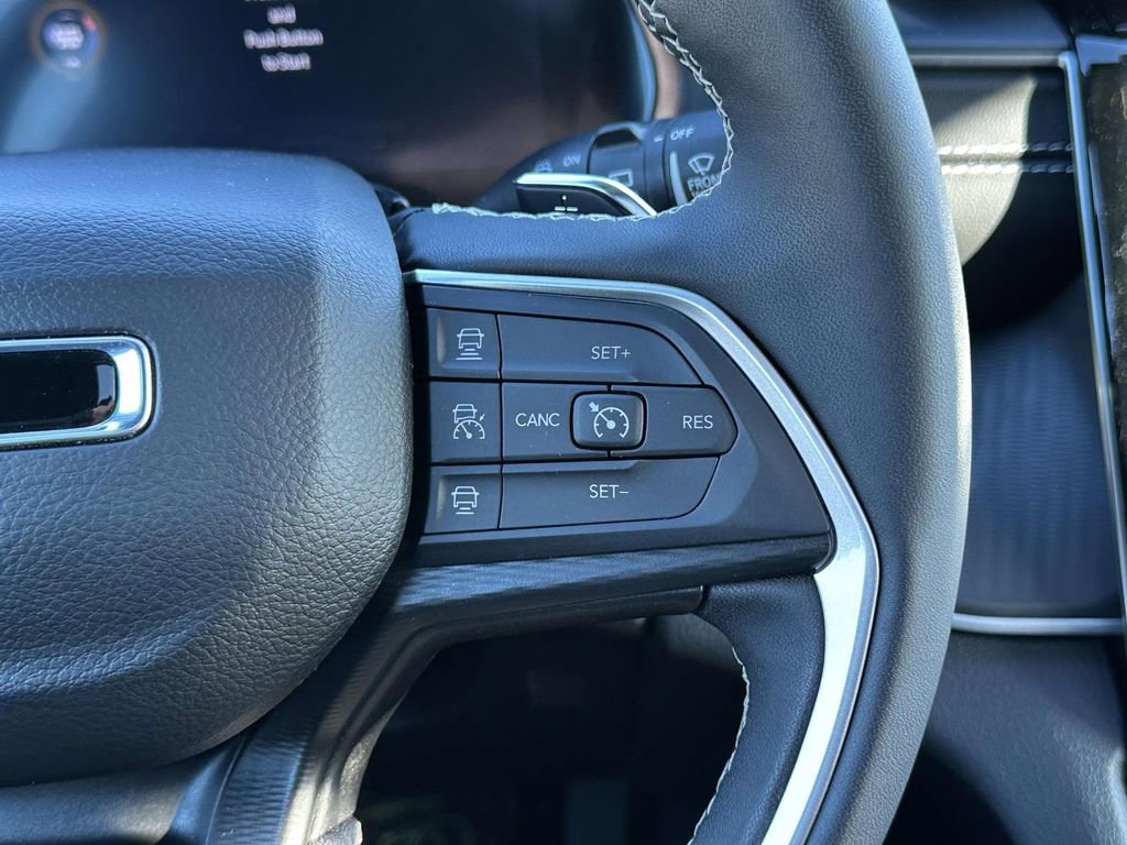 Used 2024 Jeep Grand Cherokee Altitude image 23