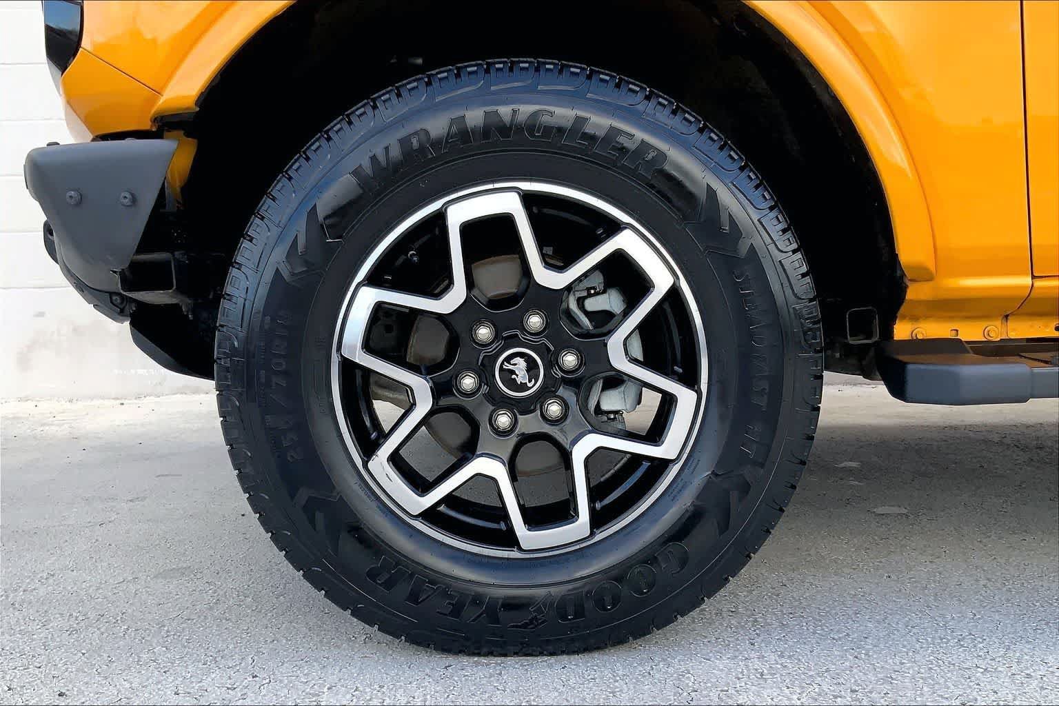 Used 2021 Ford Bronco Outer Banks AWD/4WD image 8
