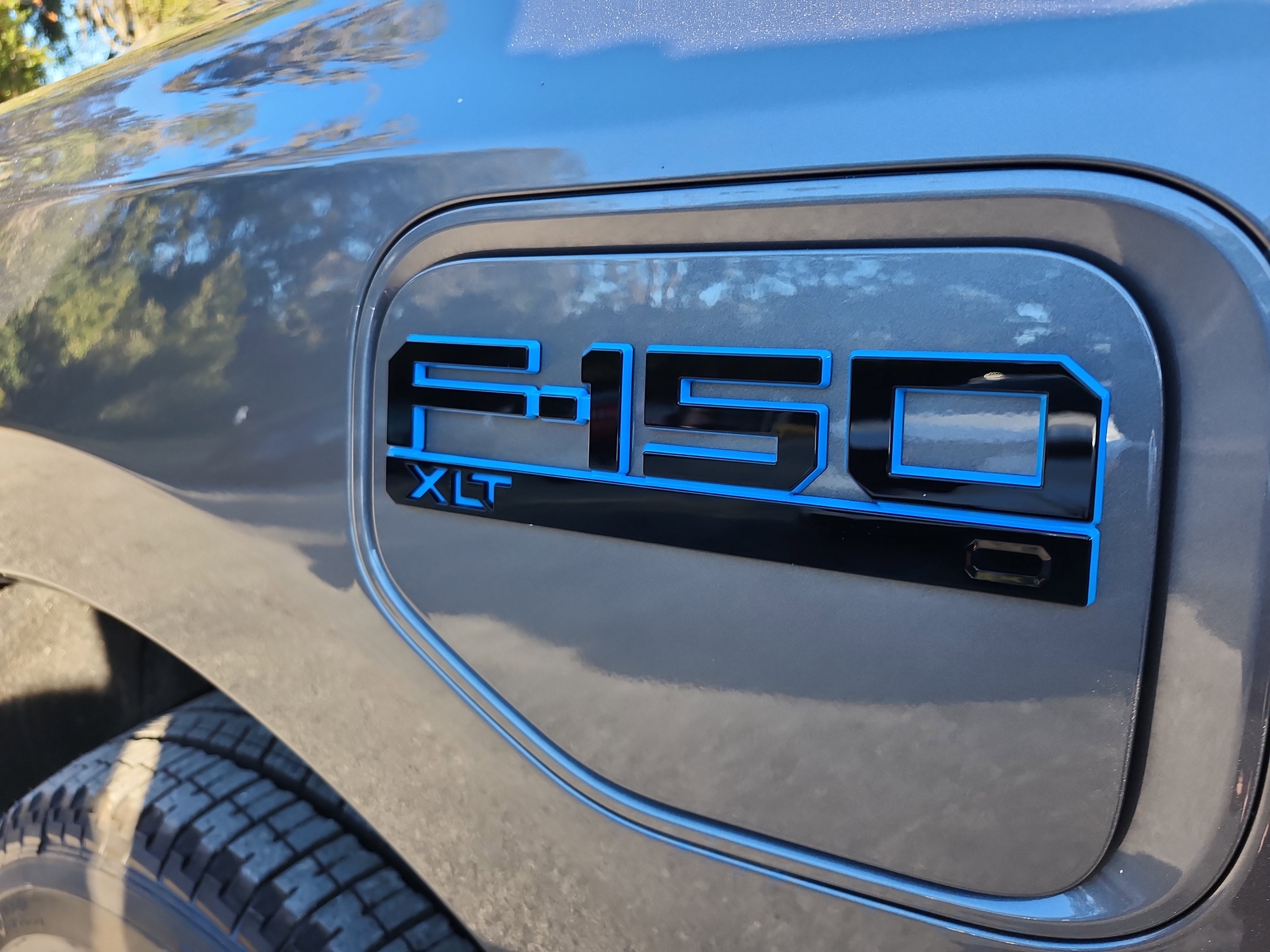 New 2025 Ford F150 Lightning XLT image 21