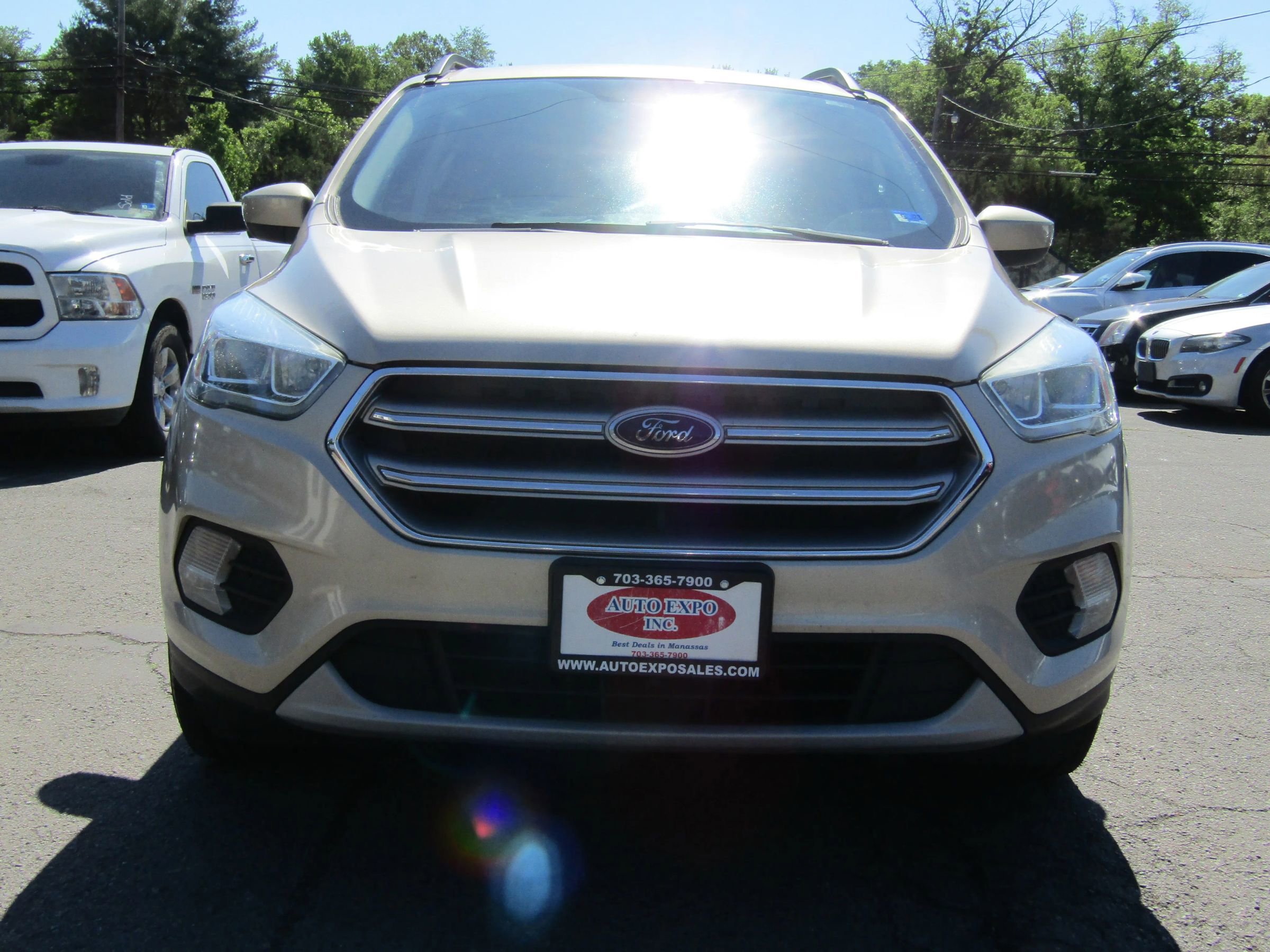 Used 2017 Ford Escape SE w/ SE Leather Comfort Package FWD image 2