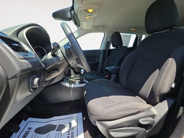 Used 2017 Jeep Compass Sport FWD image 9