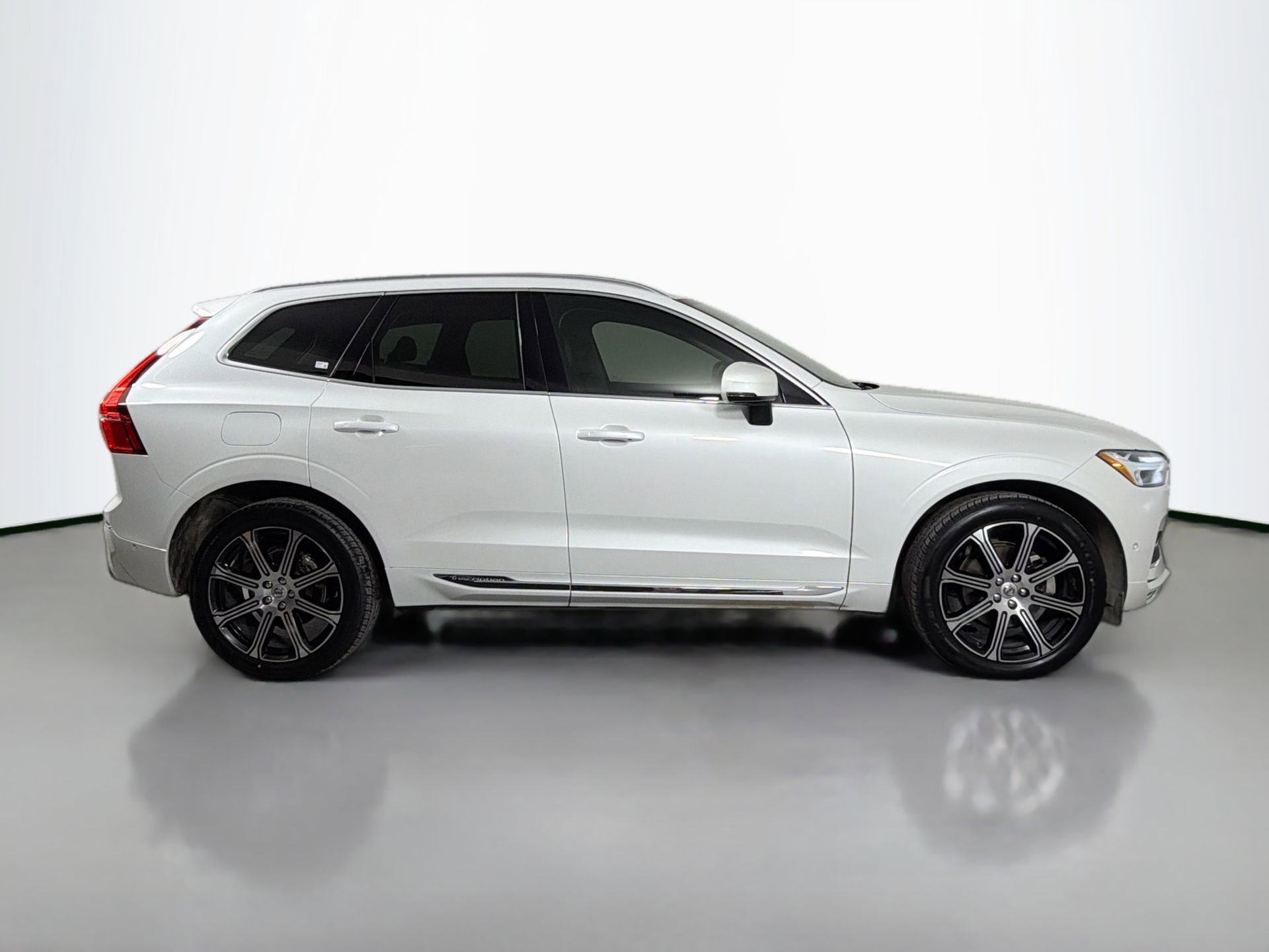 Used 2018 Volvo XC60 T5 Inscription w/ Convenience Package AWD/4WD image 5