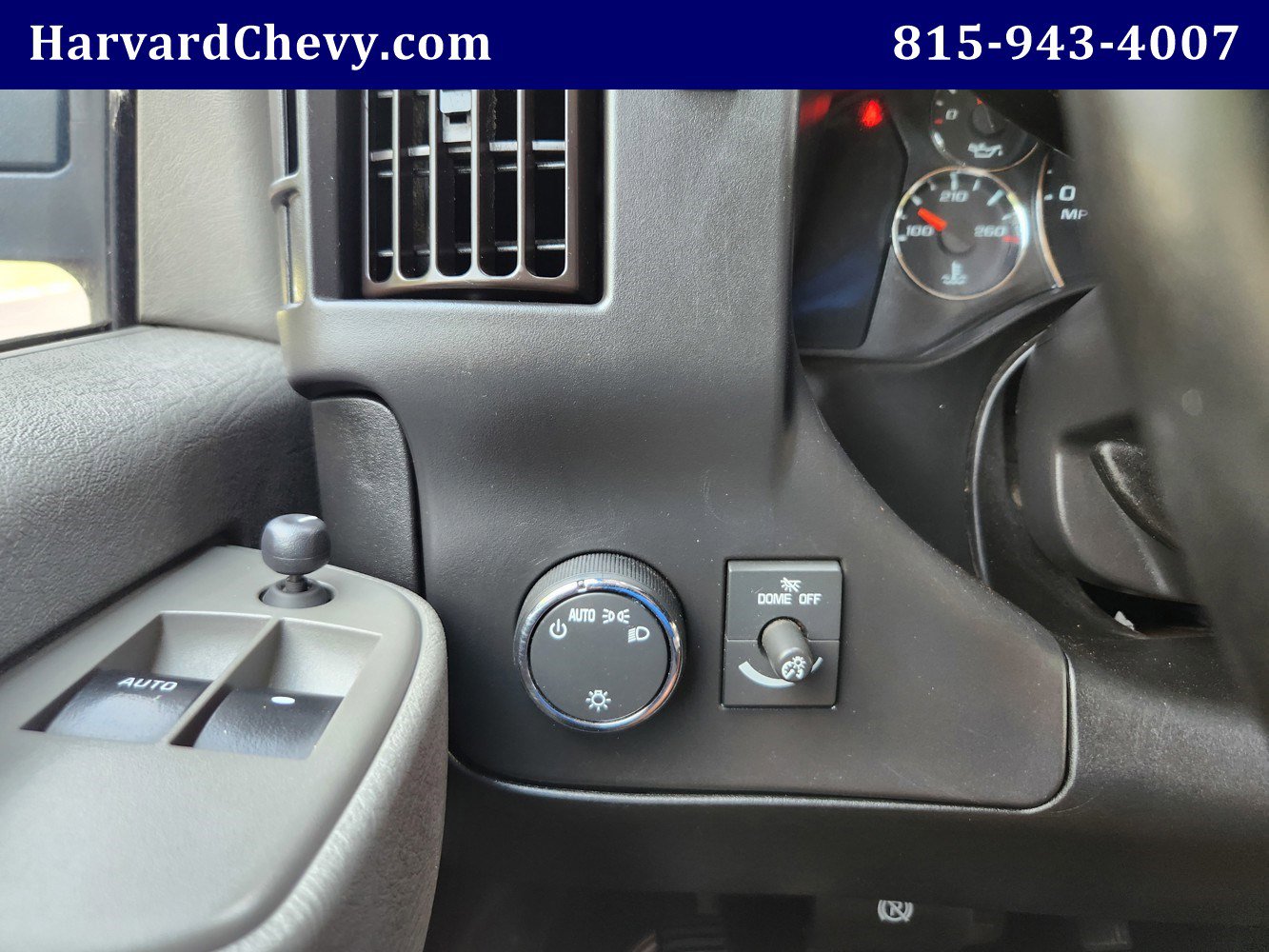 Used 2019 Chevrolet Express 3500 w/ Driver Convenience Package image 18