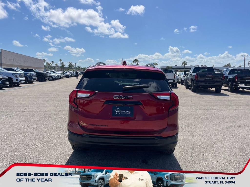 Used 2023 GMC Terrain SLT w/ Tech Package FWD image 6