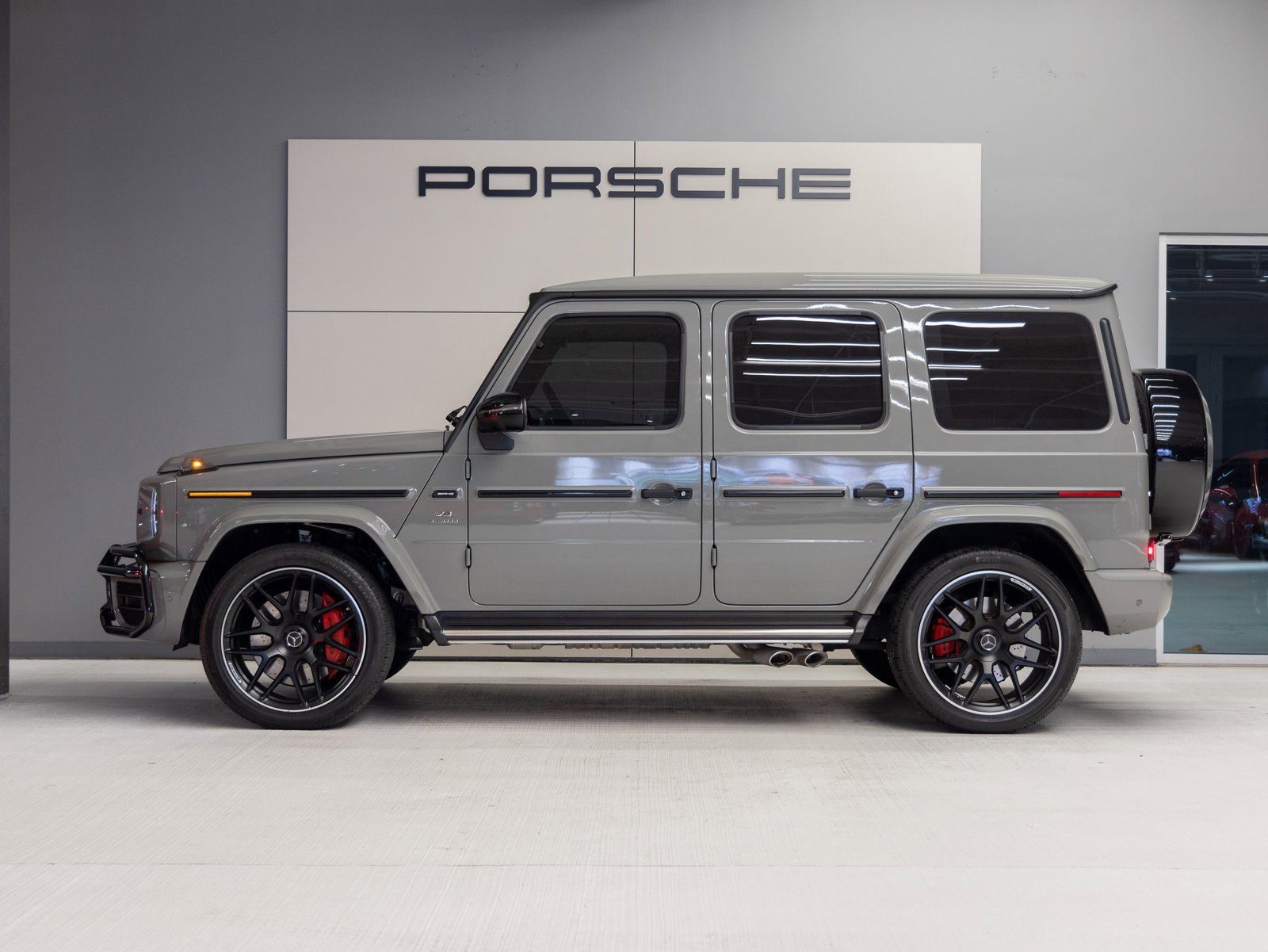 Used 2024 Mercedes-Benz G 63 AMG 4MATIC image 2