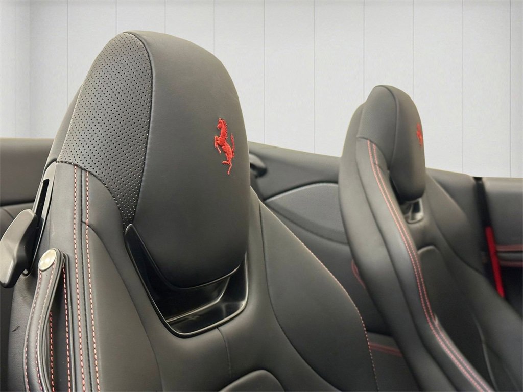 Used 2019 Ferrari Portofino image 34