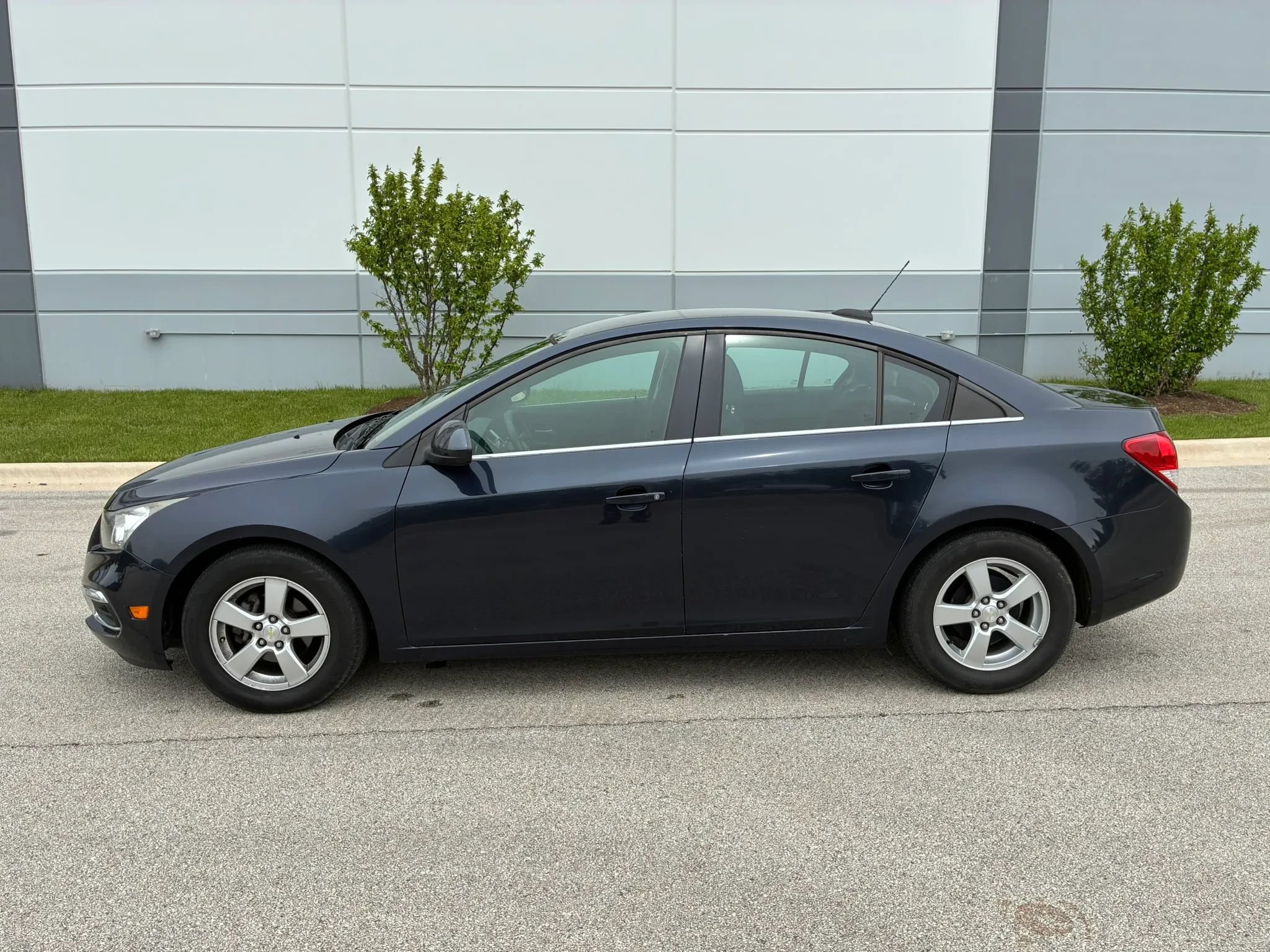 Used 2015 Chevrolet Cruze LT FWD image 8