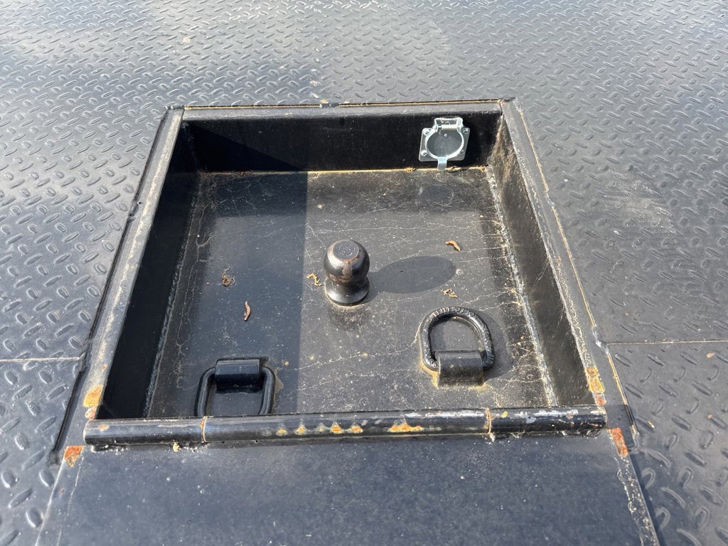 Used 2022 Chevrolet Silverado 3500 LT w/ Convenience Package image 8