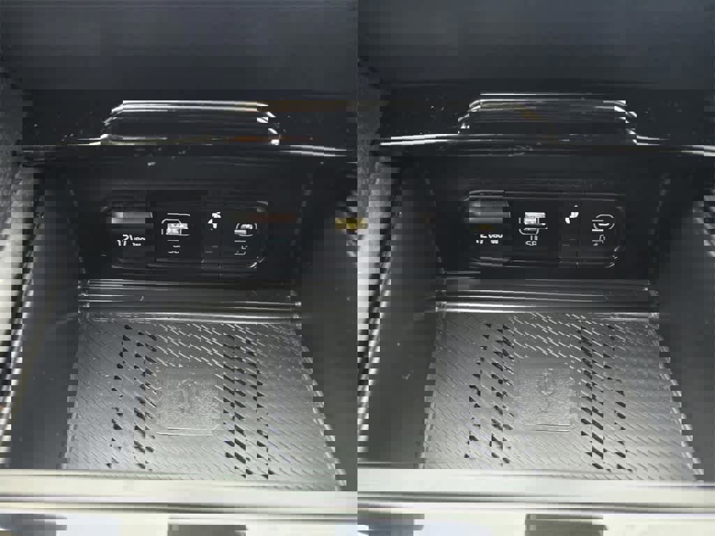 Used 2023 Kia Sportage EX image 19