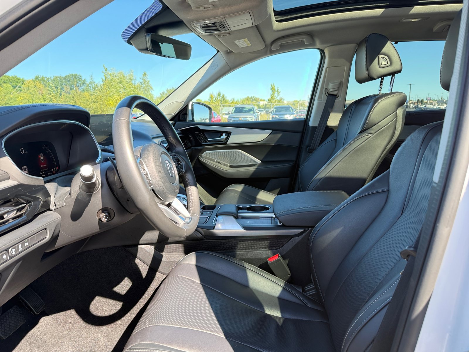 Used 2024 Acura MDX w/ Technology Package AWD/4WD image 5