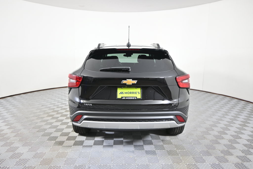 Used 2025 Chevrolet Trax LT FWD image 5