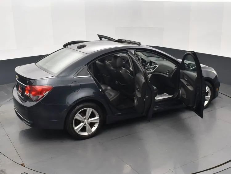 Used 2016 Chevrolet Cruze LT w/ Sun, Sound and Sport Package image 6