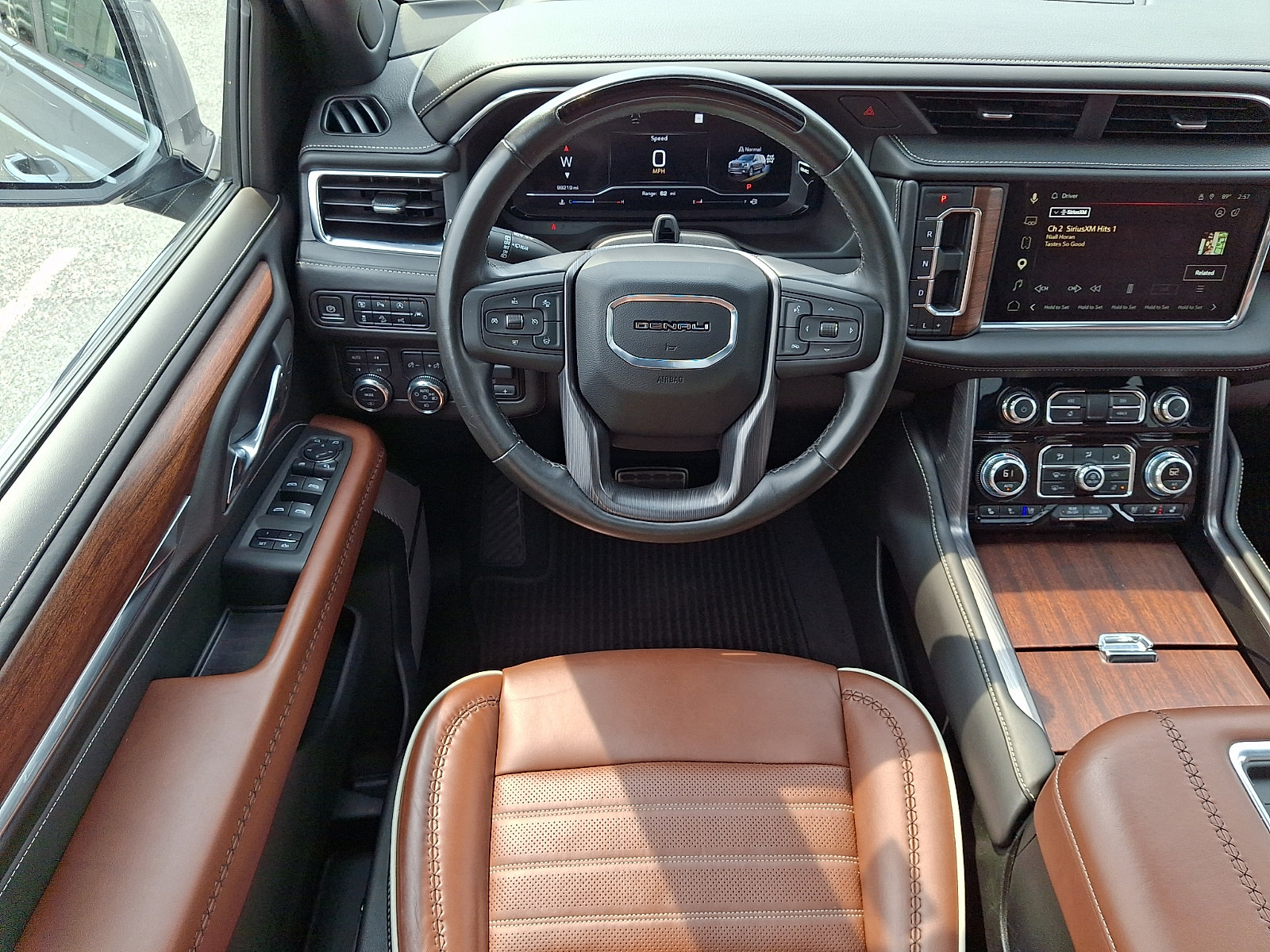 Used 2023 GMC Yukon Denali Ultimate AWD/4WD image 13