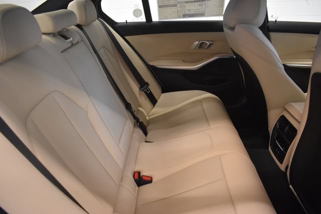 New 2026 BMW 330i xDrive Sedan w/ Convenience Package AWD/4WD image 17
