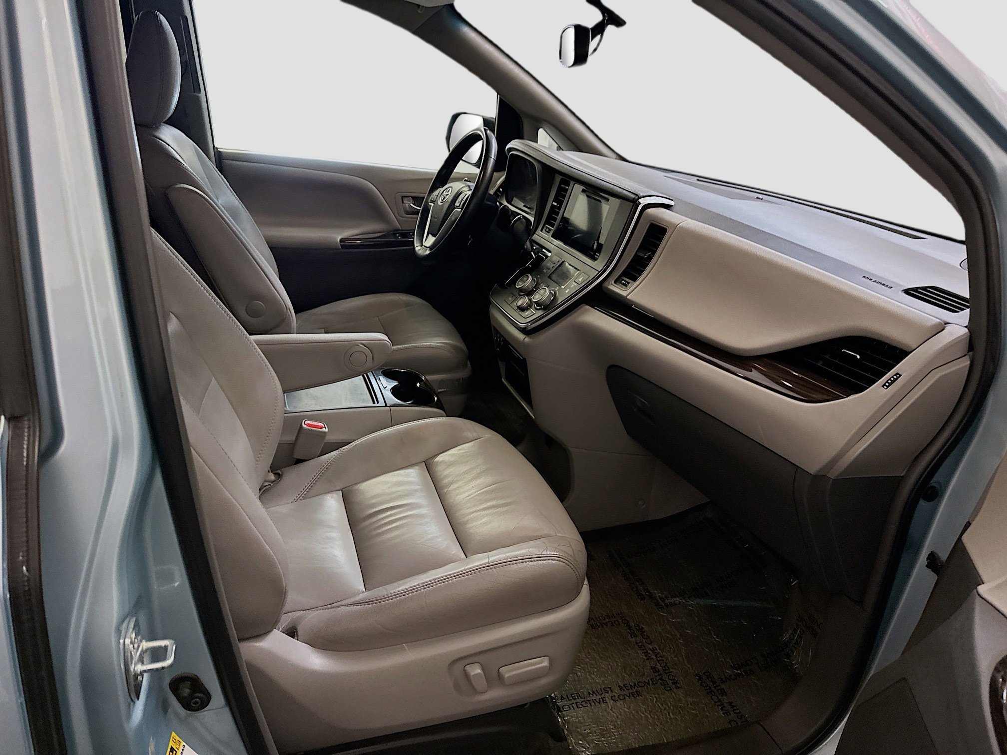 Used 2017 Toyota Sienna XLE w/ XLE Navigation Package FWD image 35