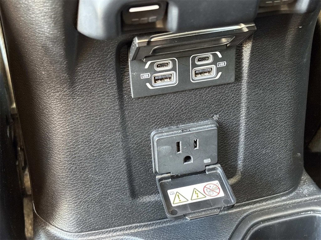 Used 2024 Jeep Wrangler Unlimited Rubicon image 18