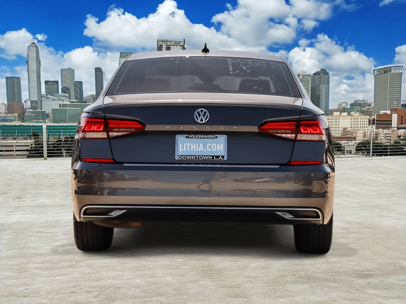 Certified 2022 Volkswagen Passat 2.0T SE FWD image 5