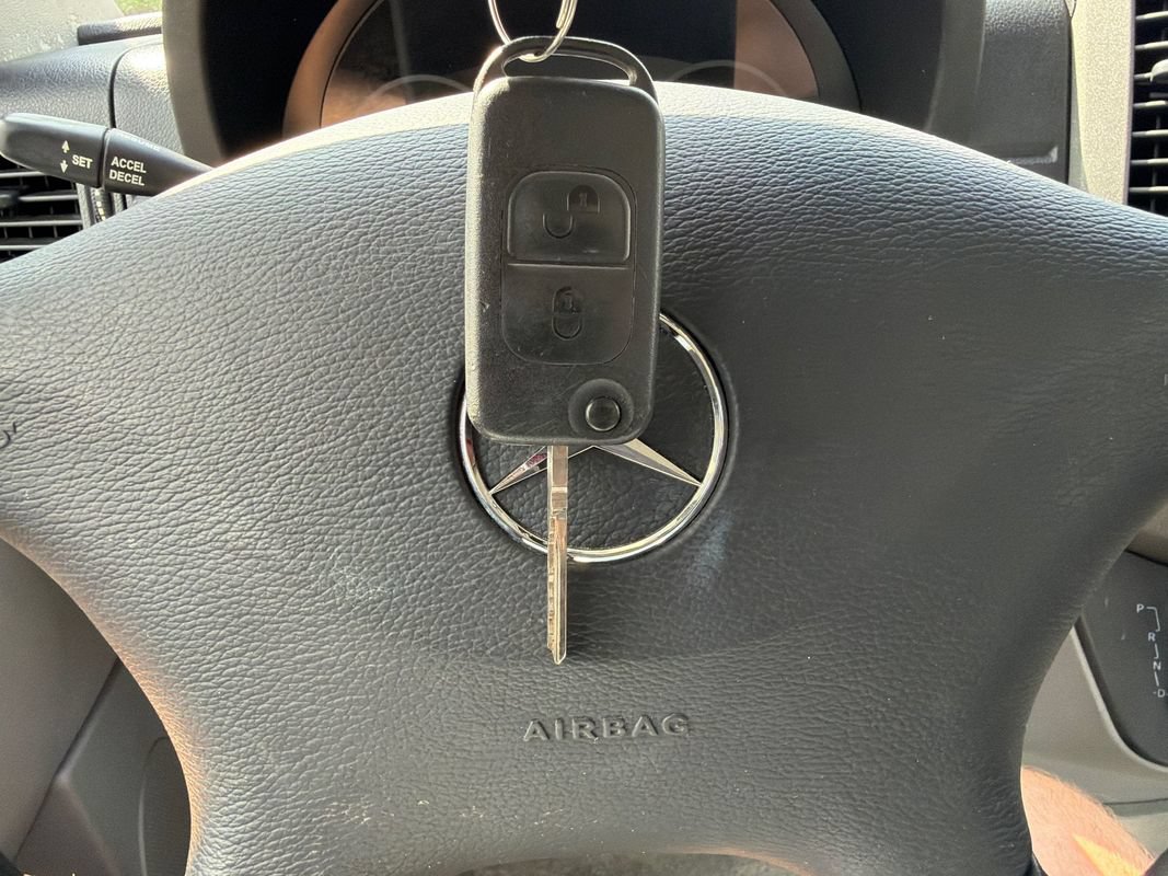 Used 2015 Mercedes-Benz Sprinter 3500 image 33