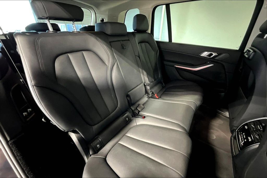 Used 2022 BMW X7 xDrive40i image 35