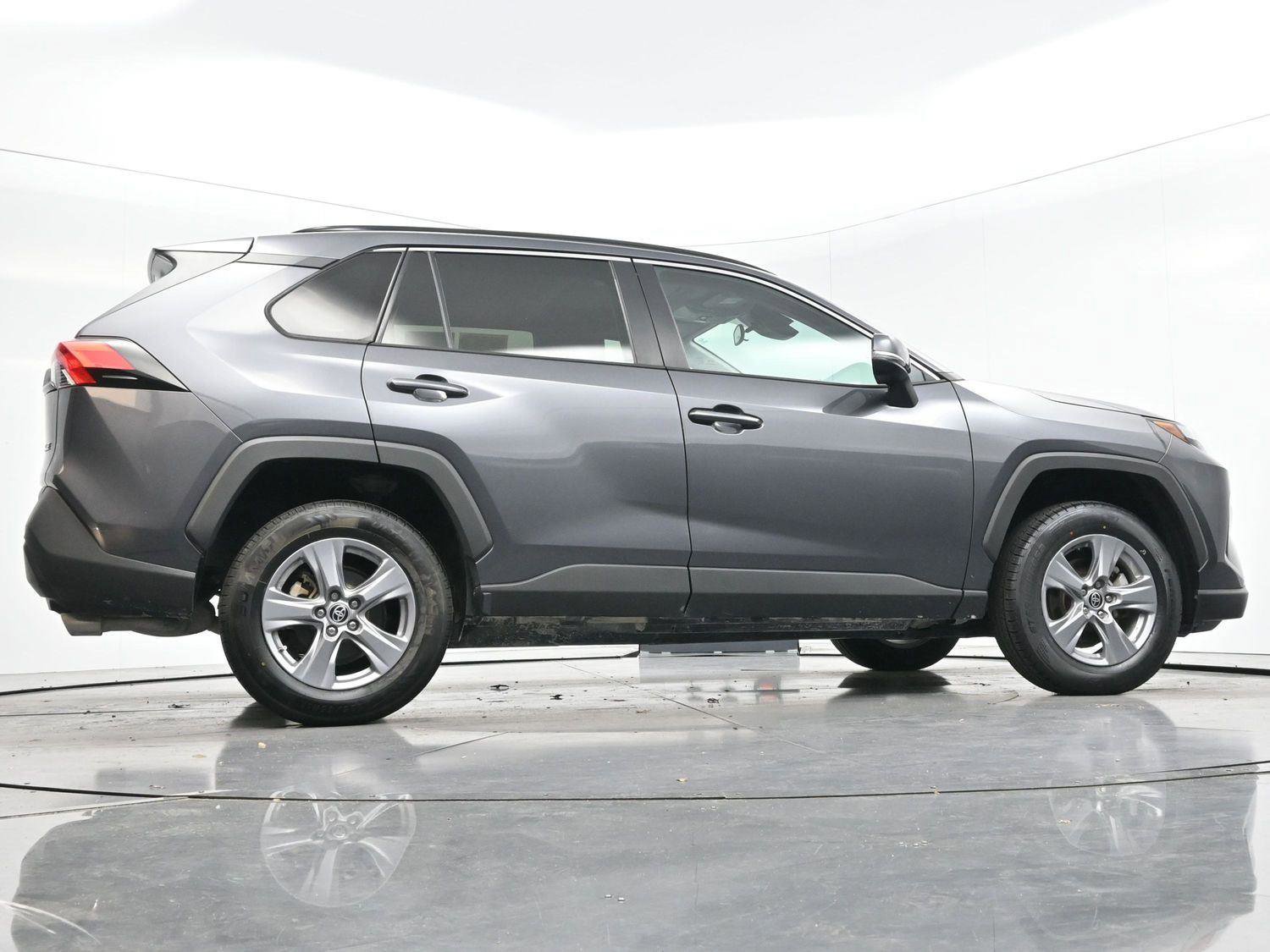 Used 2022 Toyota RAV4 XLE w/ Convenience Package image 56