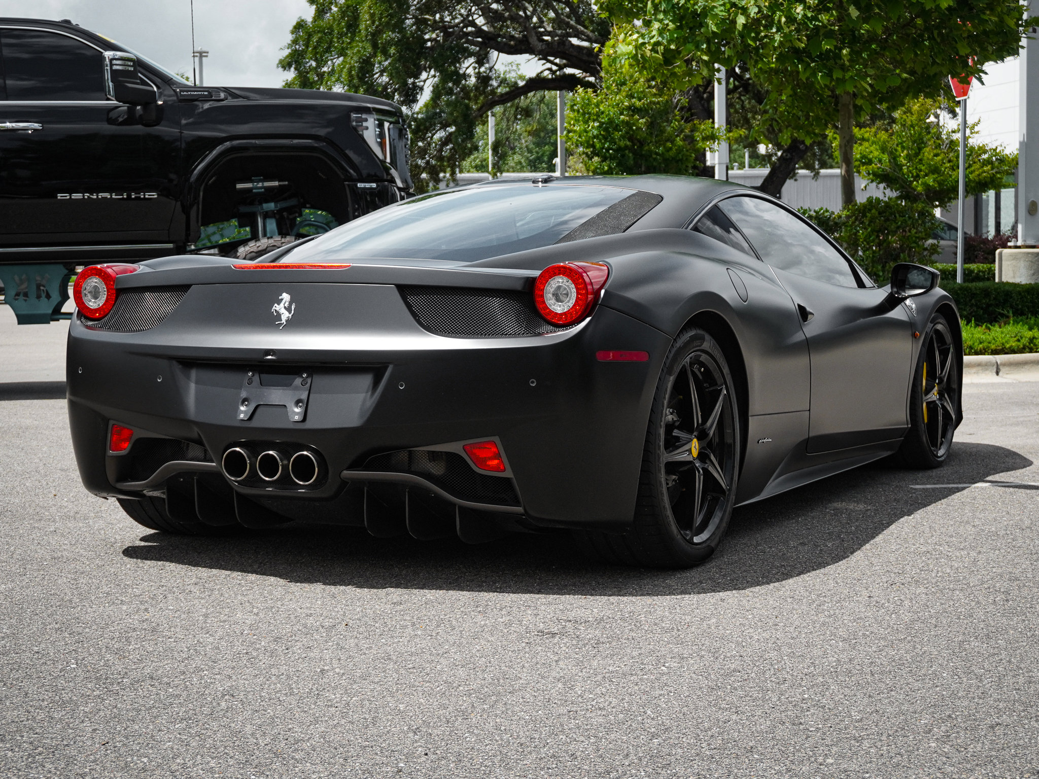 Used 2014 Ferrari 458 Italia Coupe RWD image 13