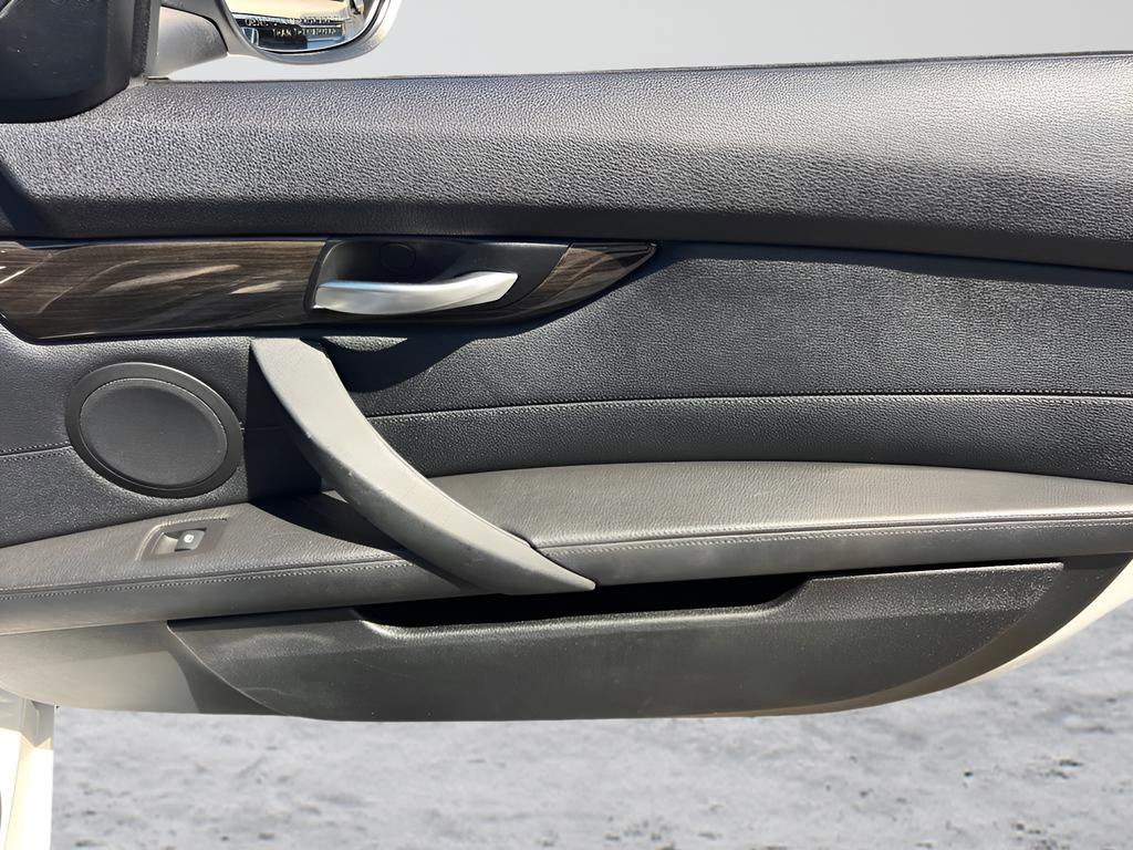 Used 2015 BMW Z4 sDrive35i RWD image 22