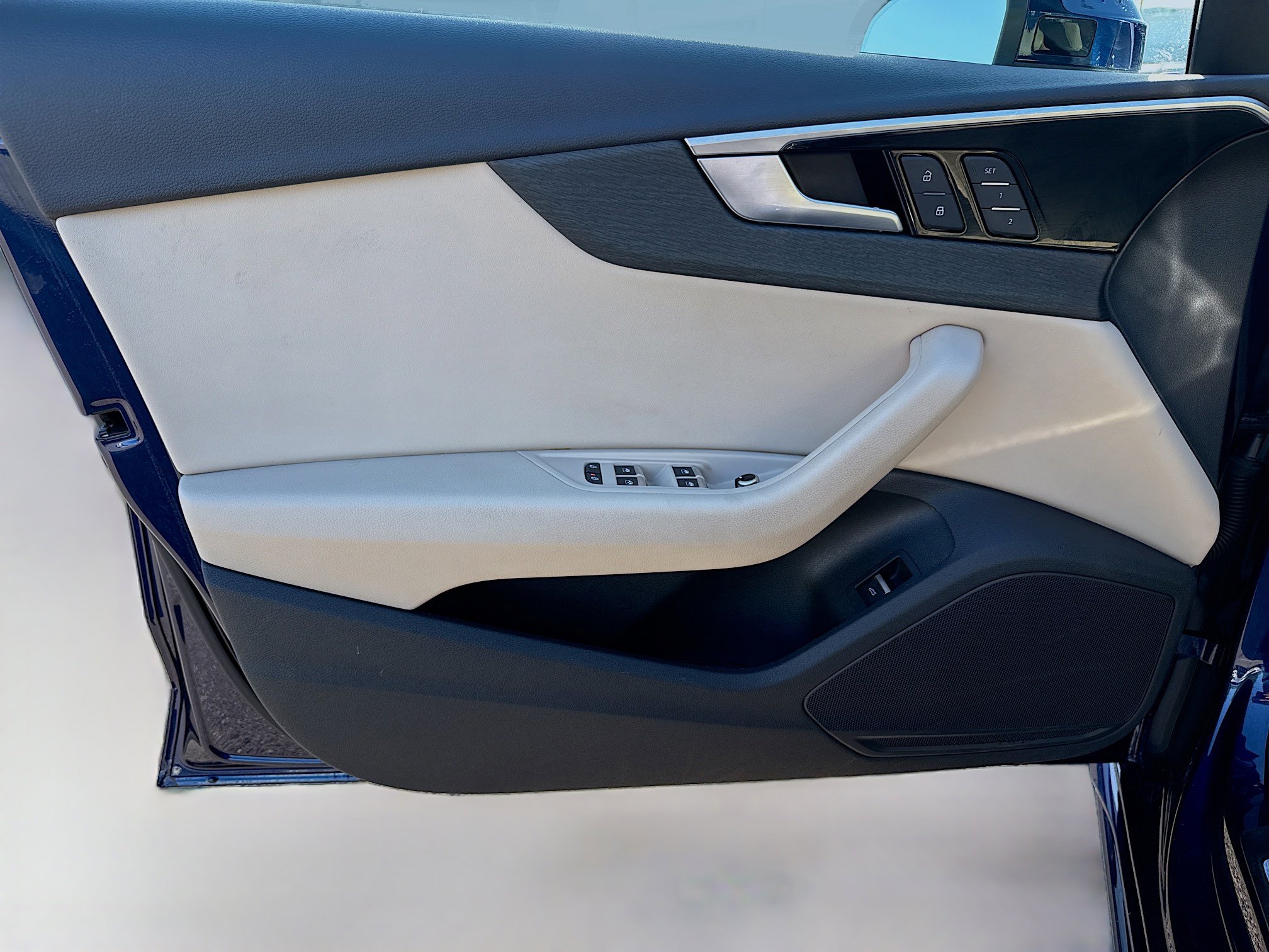 Used 2024 Audi A4 2.0T Premium w/ Convenience Package image 21