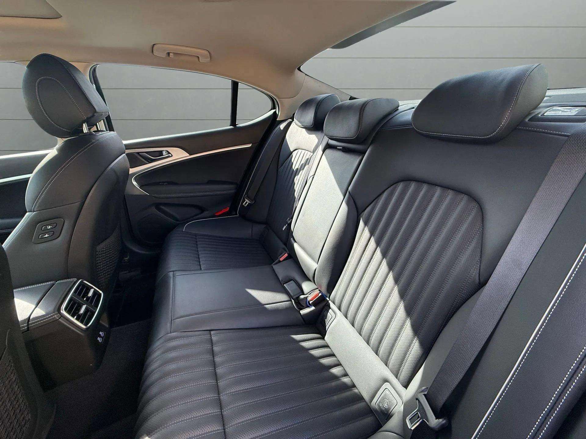 Used 2026 Genesis G70 2.5T Prestige image 15